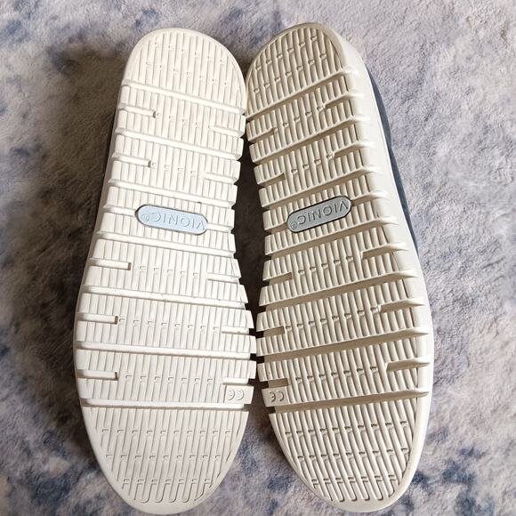 Vionic Gray Flats - Picture 9 of 11